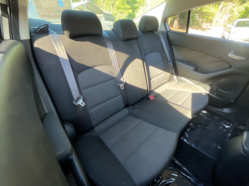 2017 Kia Forte Image 29