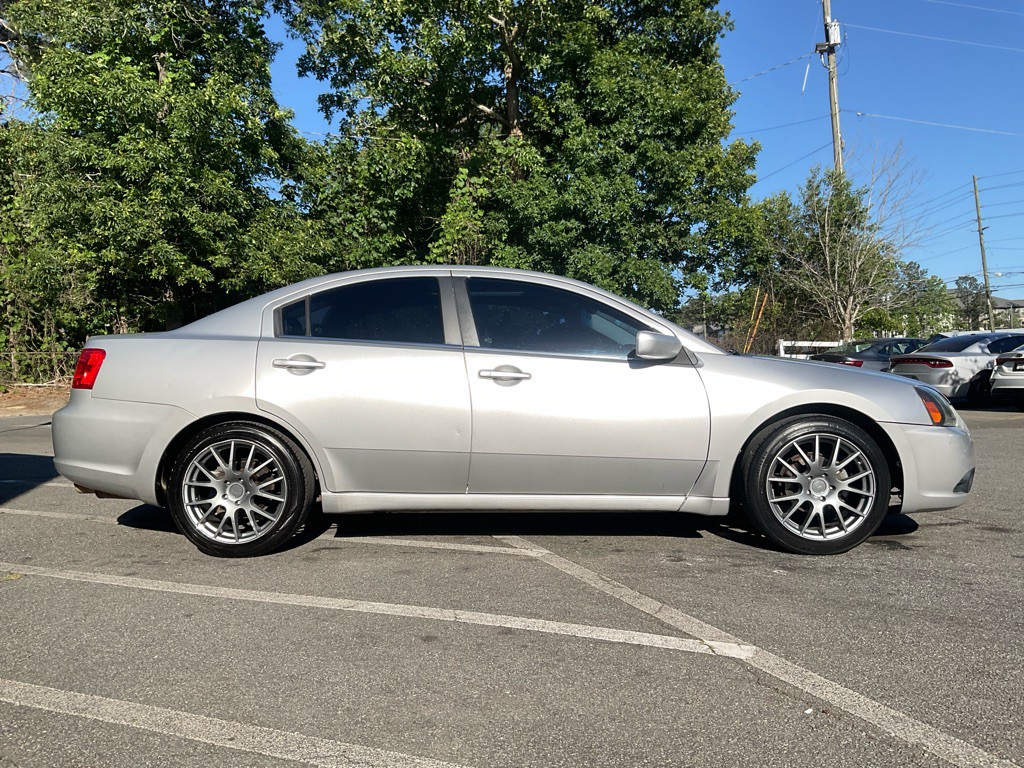 2011 Mitsubishi Galant Image 4