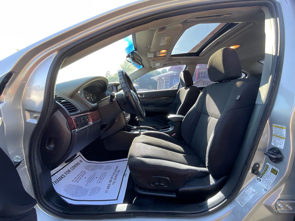 2011 Mitsubishi Galant Image 14