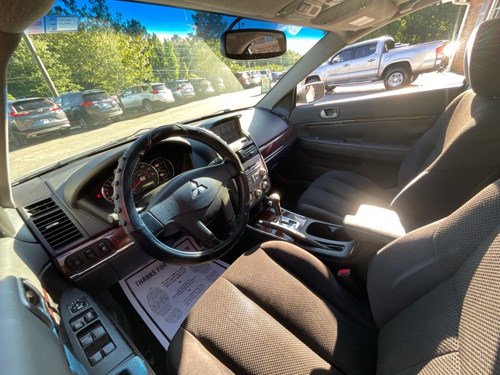 2011 Mitsubishi Galant Image 15