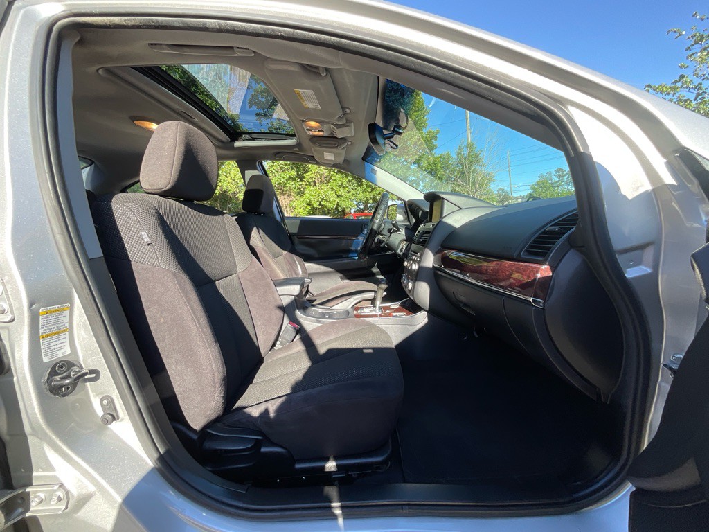 2011 Mitsubishi Galant Image 17
