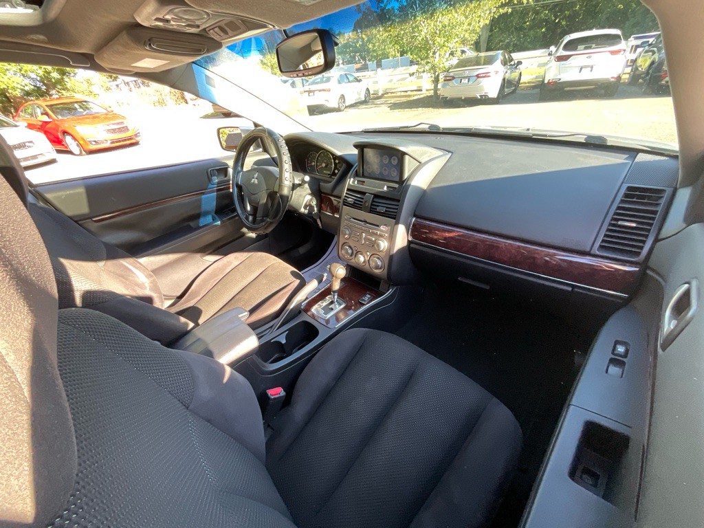 2011 Mitsubishi Galant Image 18