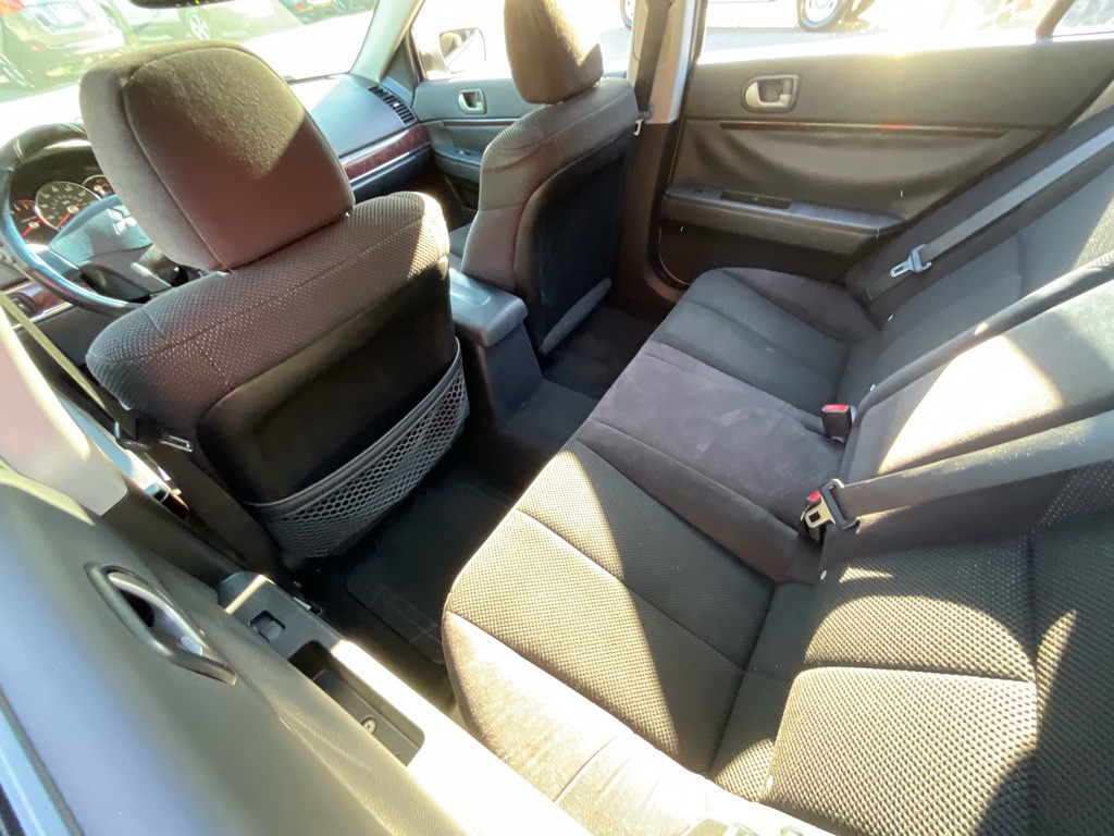 2011 Mitsubishi Galant Image 29