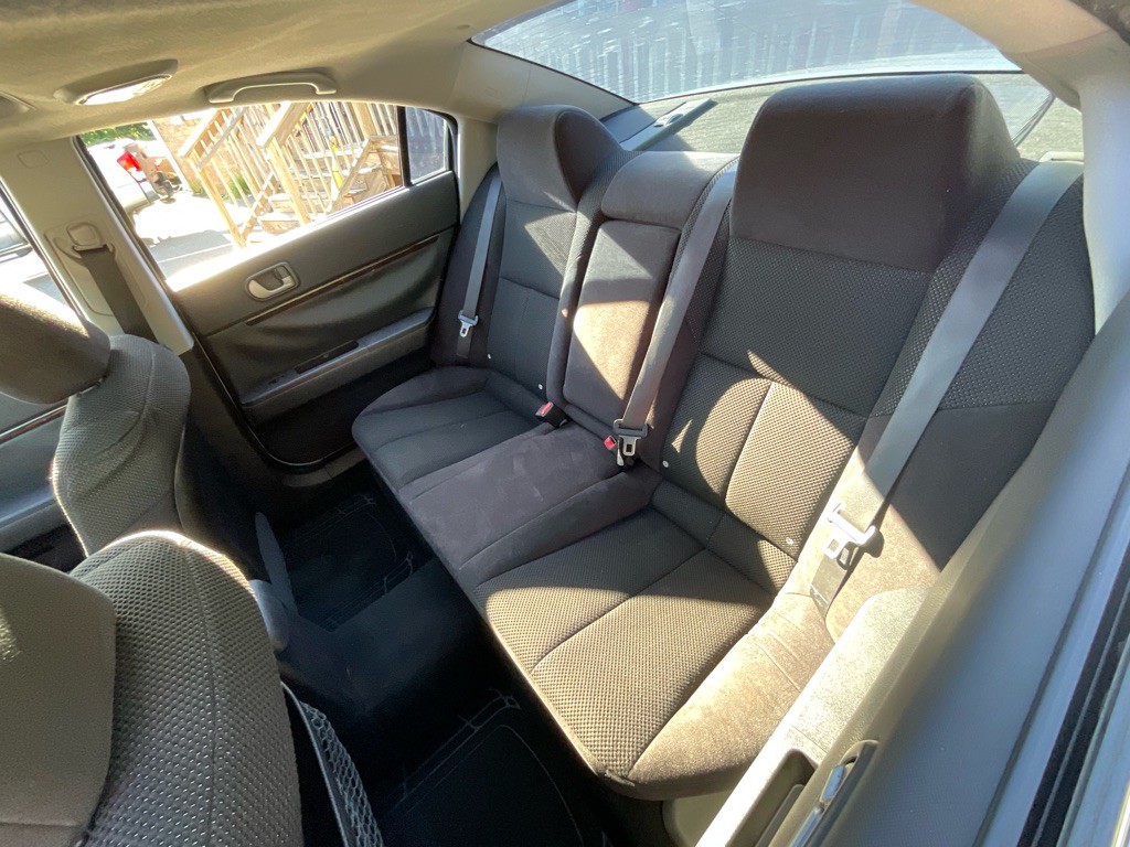 2011 Mitsubishi Galant Image 30