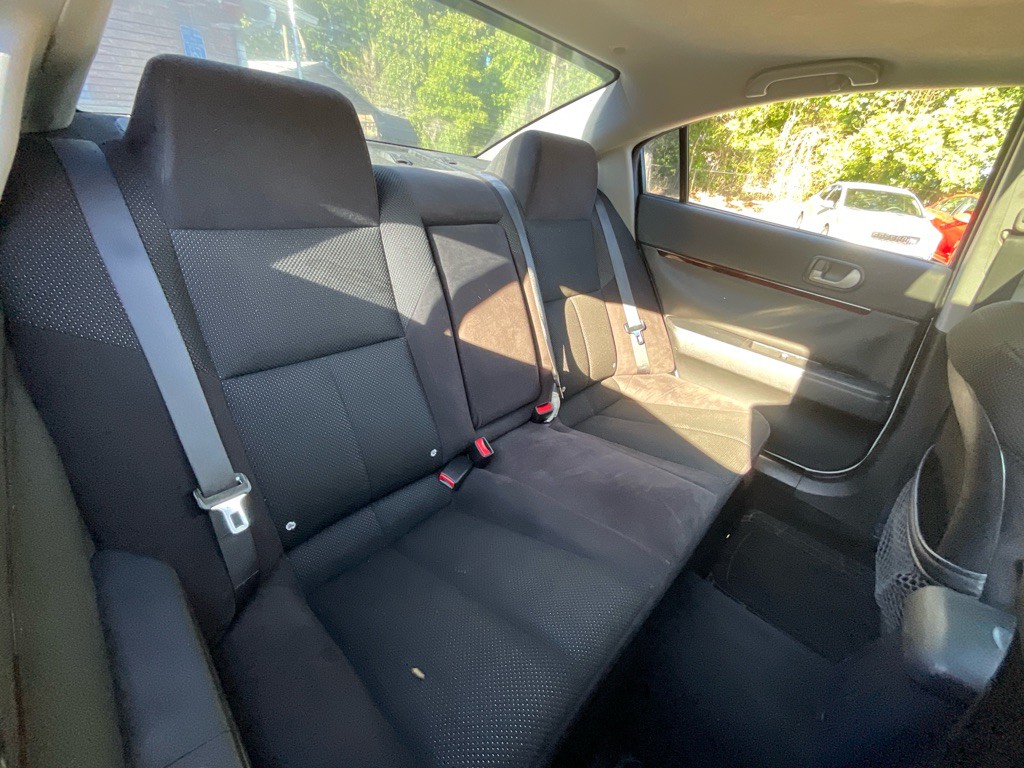 2011 Mitsubishi Galant Image 33