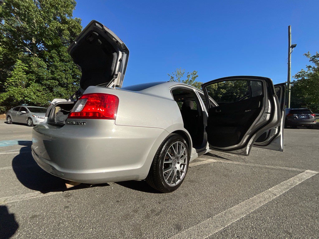 2011 Mitsubishi Galant Image 35