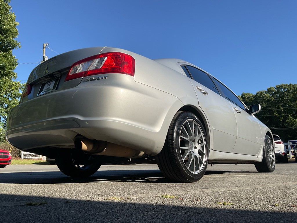2011 Mitsubishi Galant Image 45