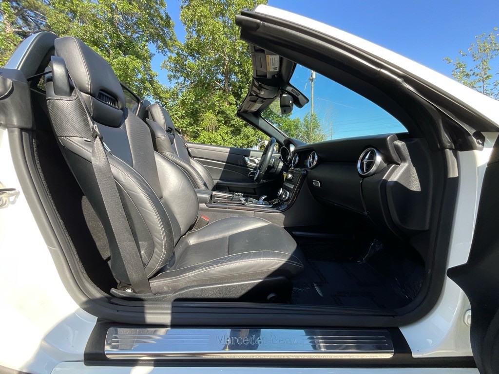 2016 Mercedes-Benz SLK-Class Image 16