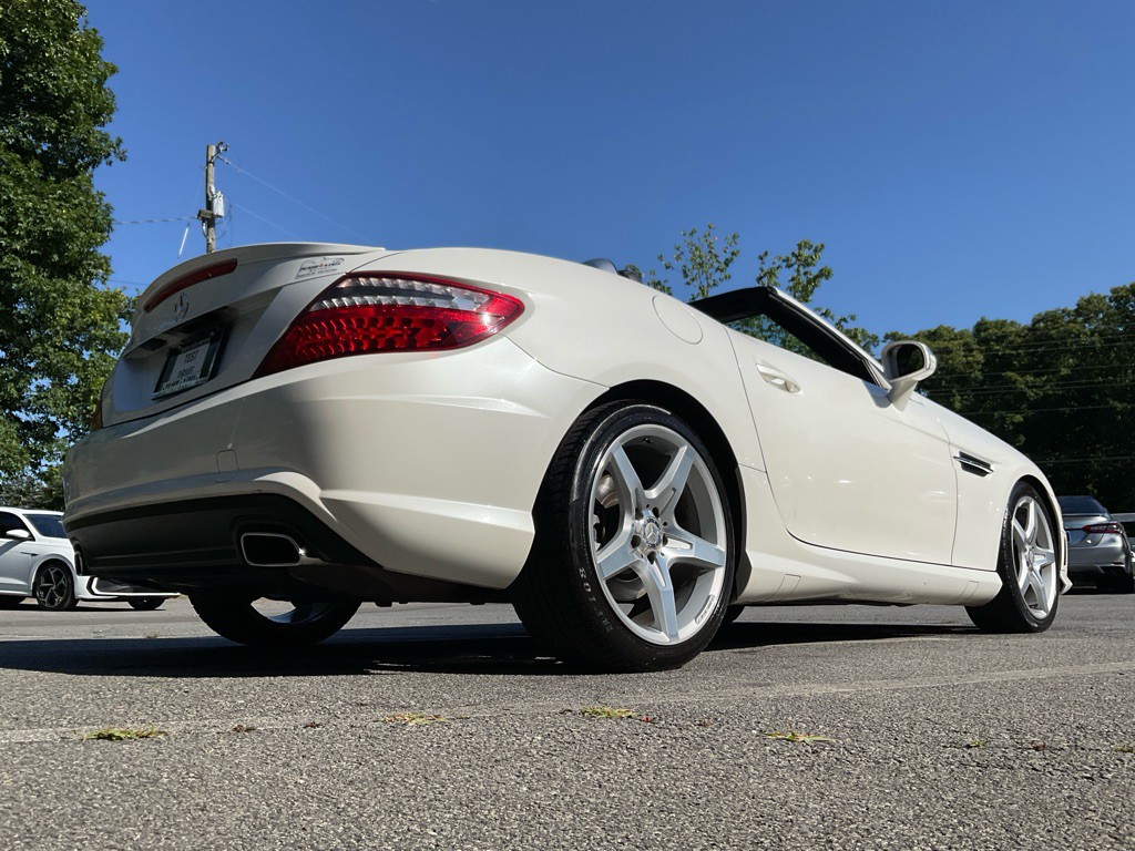 2016 Mercedes-Benz SLK-Class Image 38