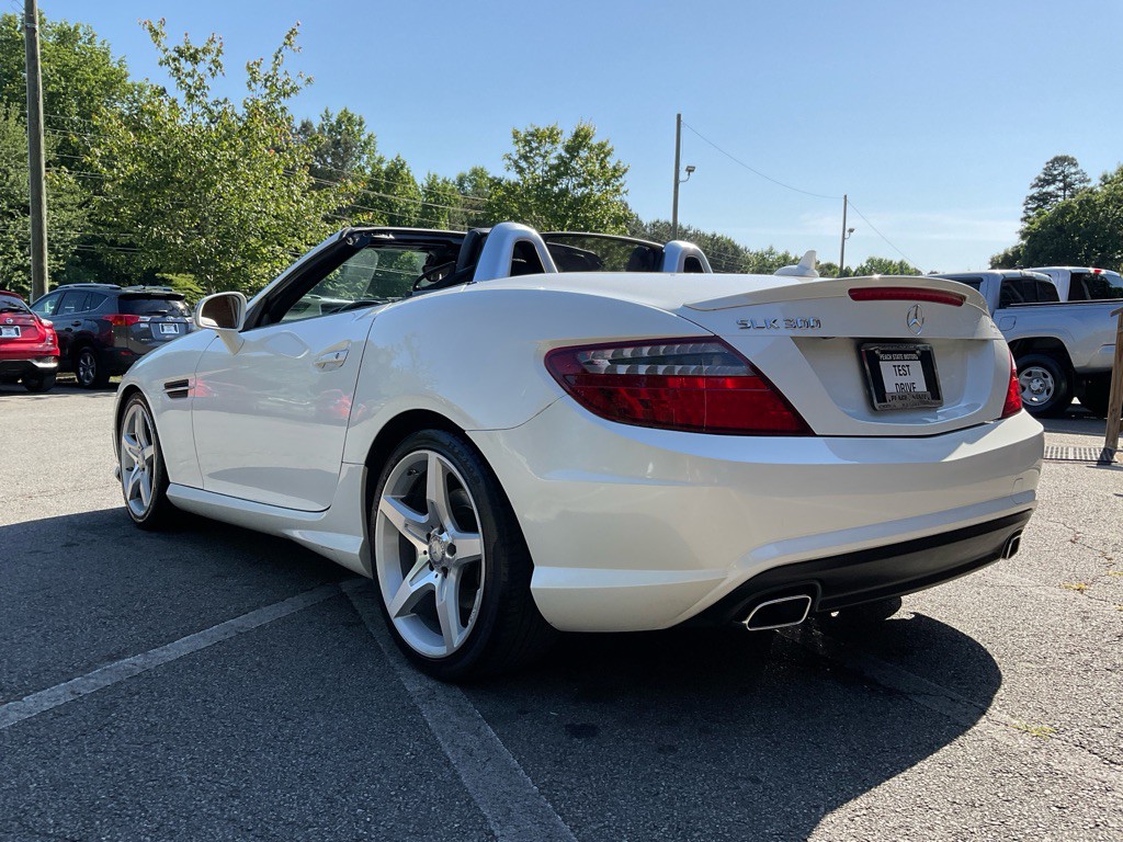 2016 Mercedes-Benz SLK-Class Image 7