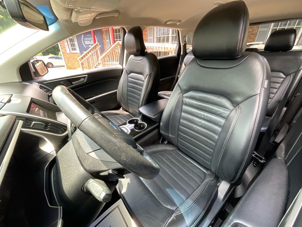 2017 Ford Edge Image 16