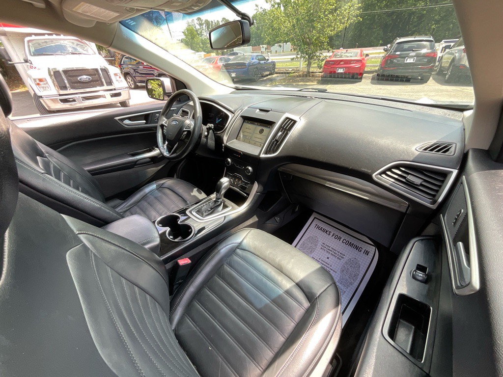 2017 Ford Edge Image 18