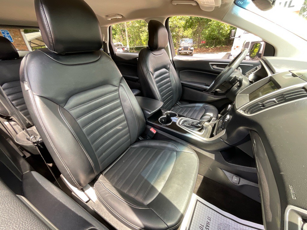 2017 Ford Edge Image 19