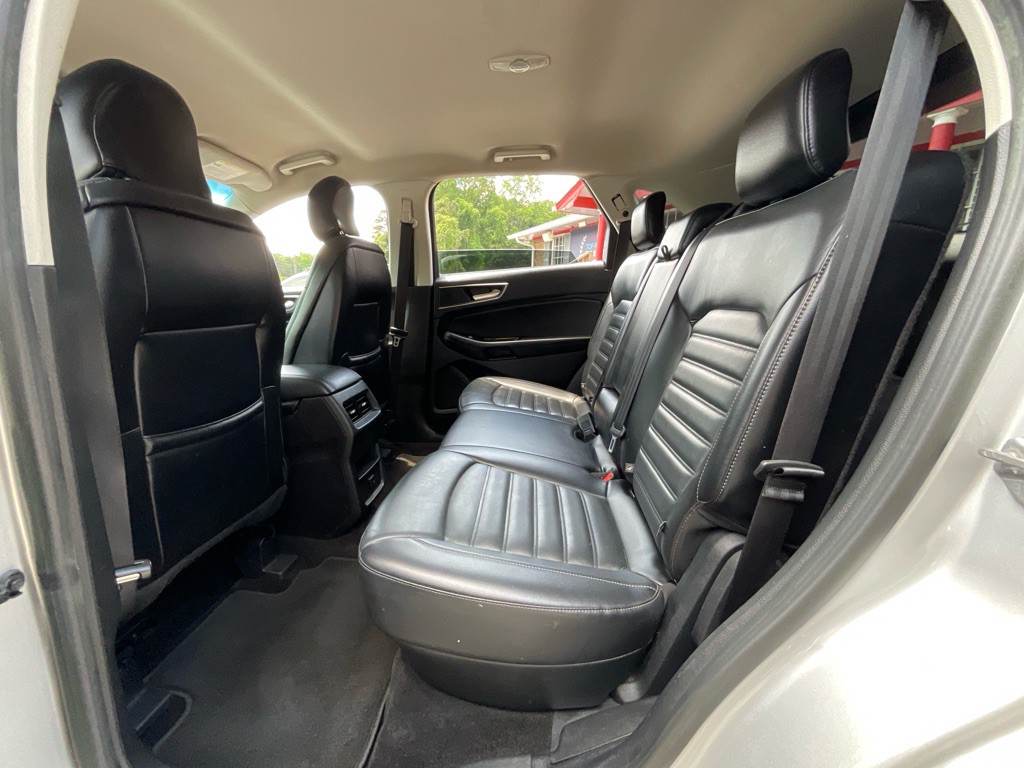 2017 Ford Edge Image 27