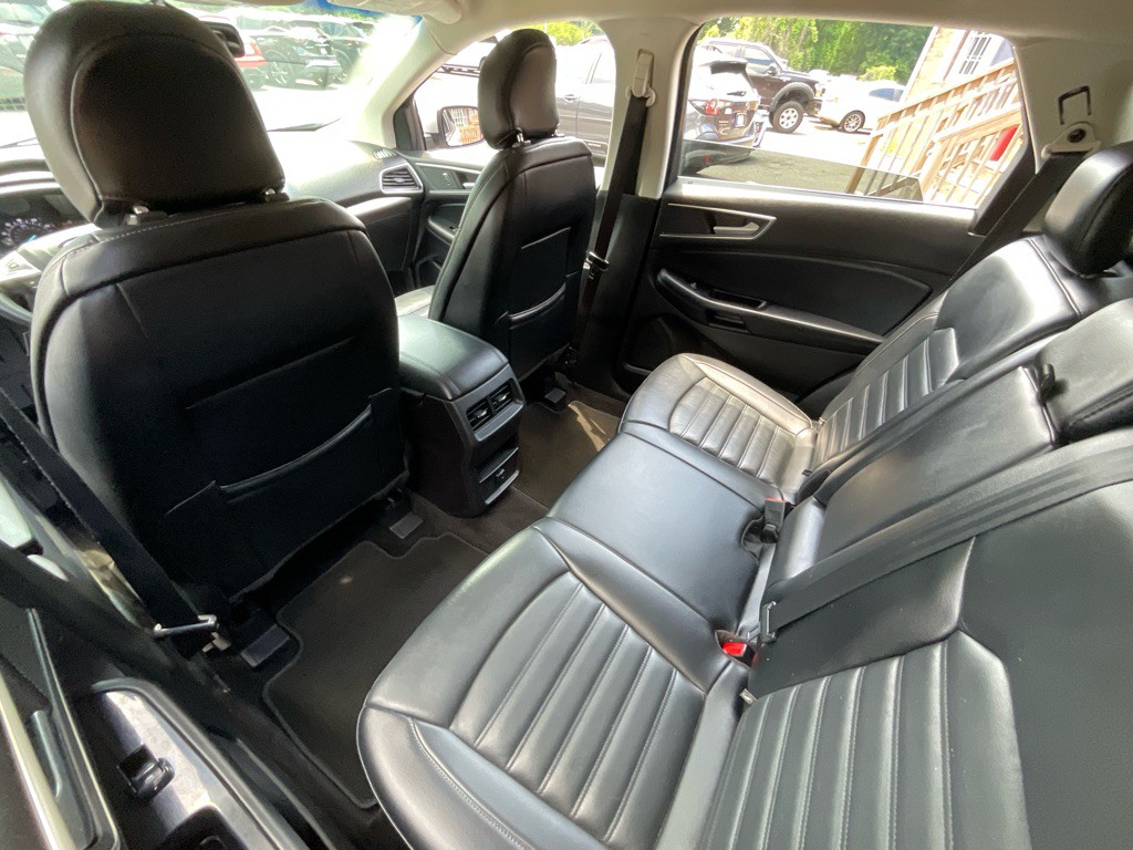 2017 Ford Edge Image 28