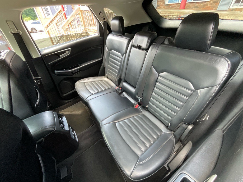 2017 Ford Edge Image 29