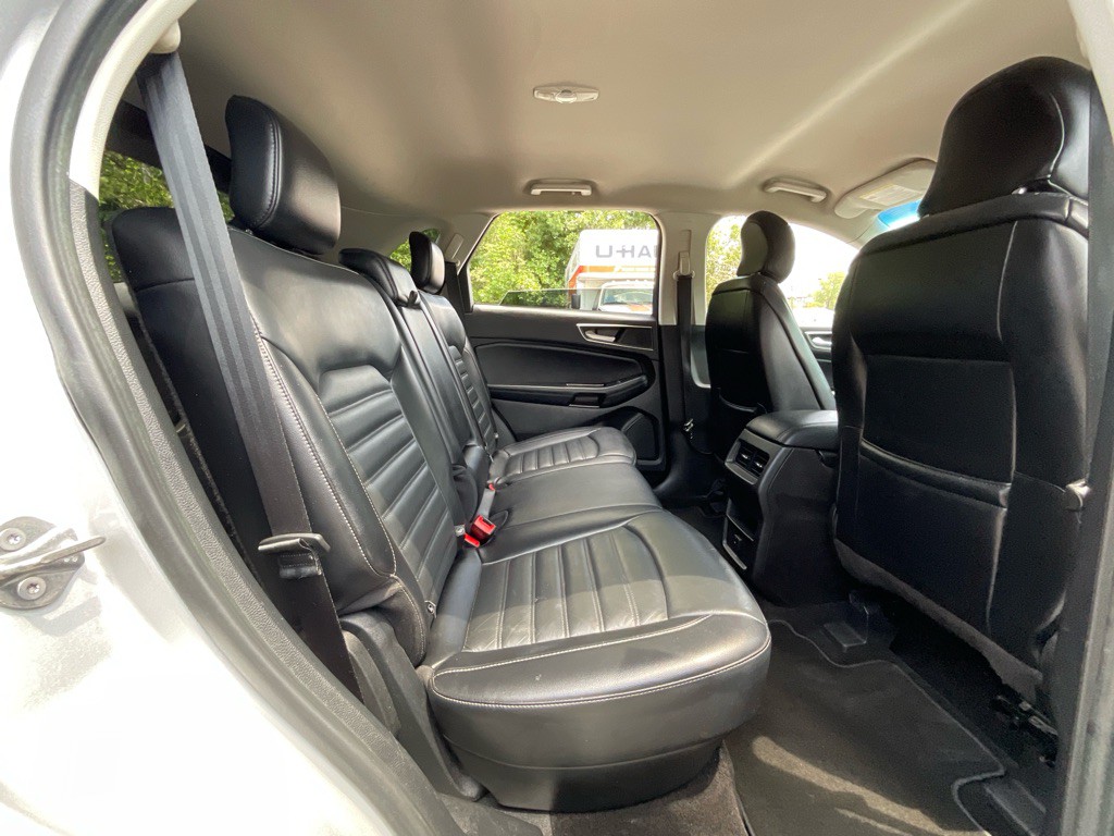 2017 Ford Edge Image 30