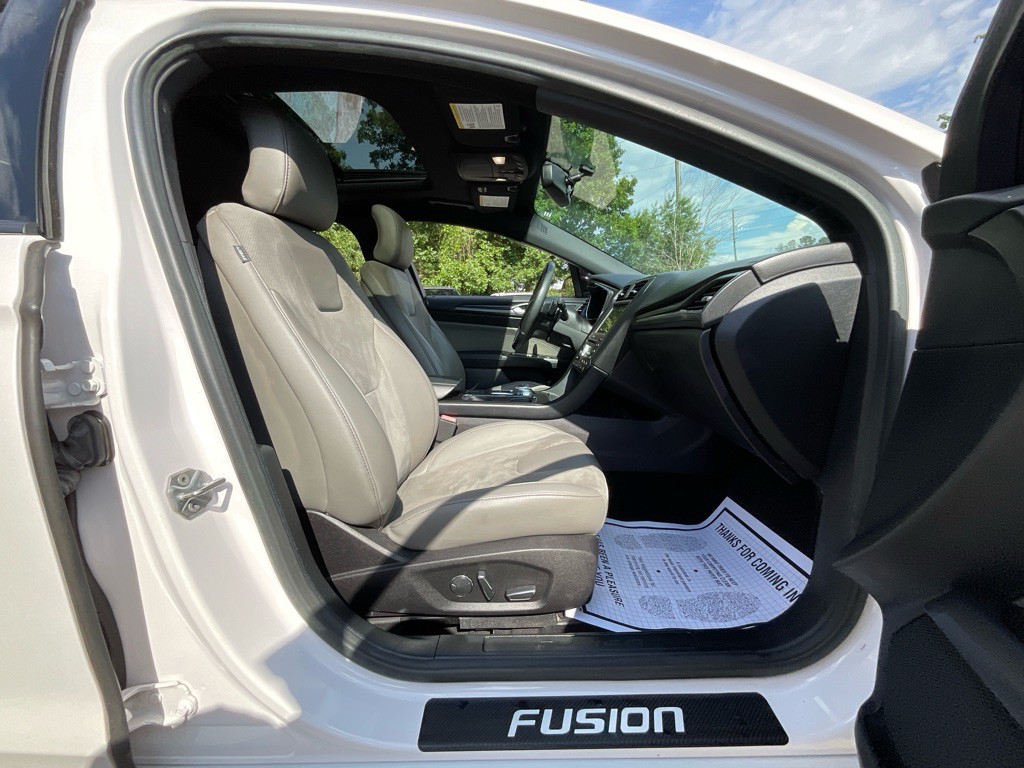 2017 Ford Fusion Image 16