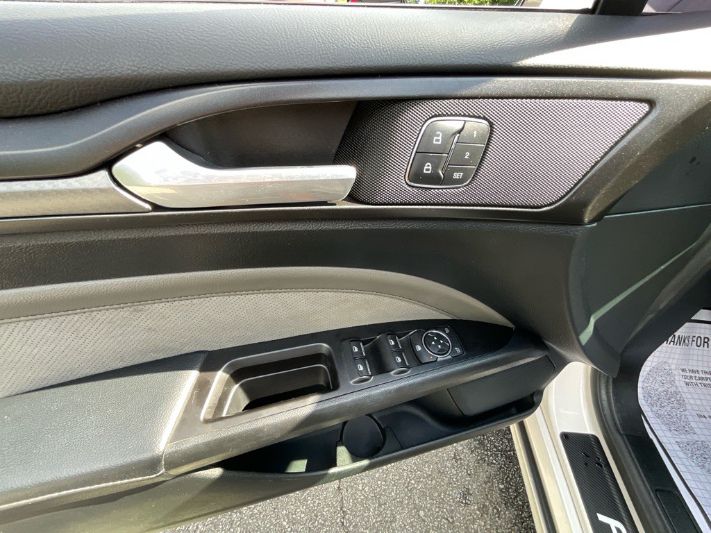 2017 Ford Fusion Image 40