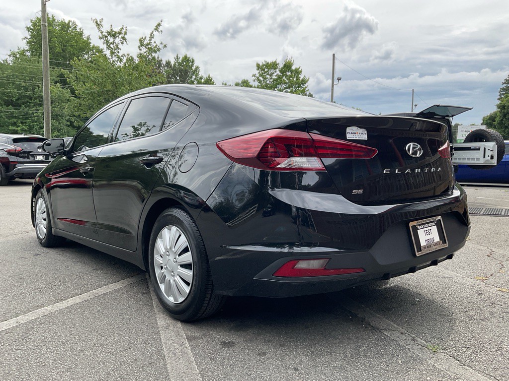 2019 Hyundai Elantra Image 7