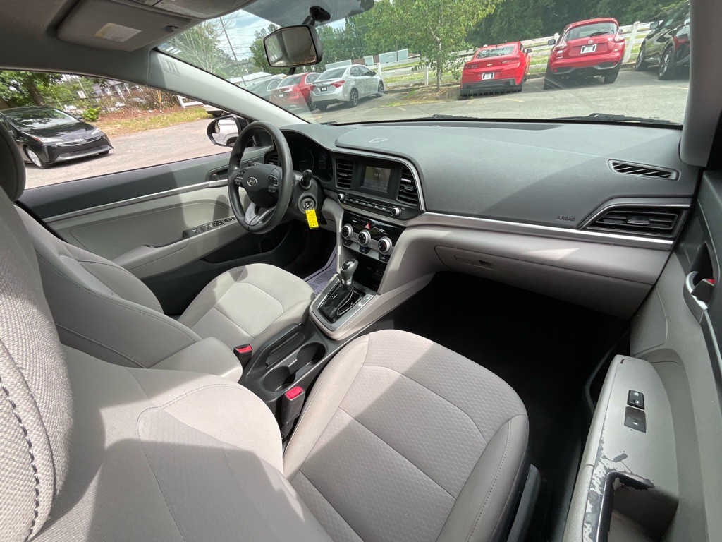 2019 Hyundai Elantra Image 17