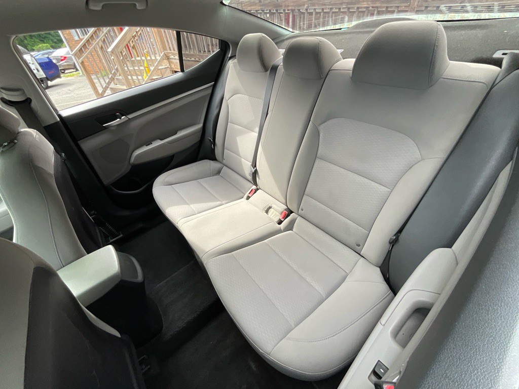 2019 Hyundai Elantra Image 28