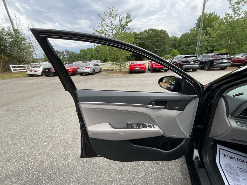 2019 Hyundai Elantra Image 35