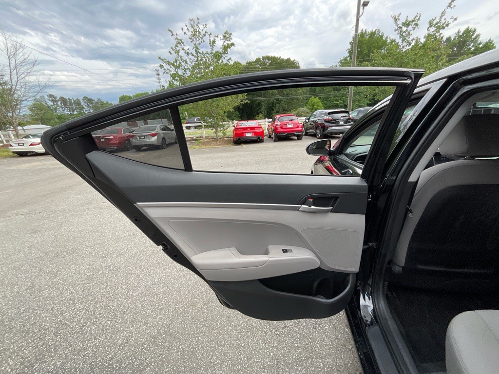 2019 Hyundai Elantra Image 36
