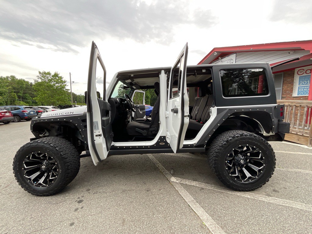2017 Jeep Wrangler Unlimited Image 32