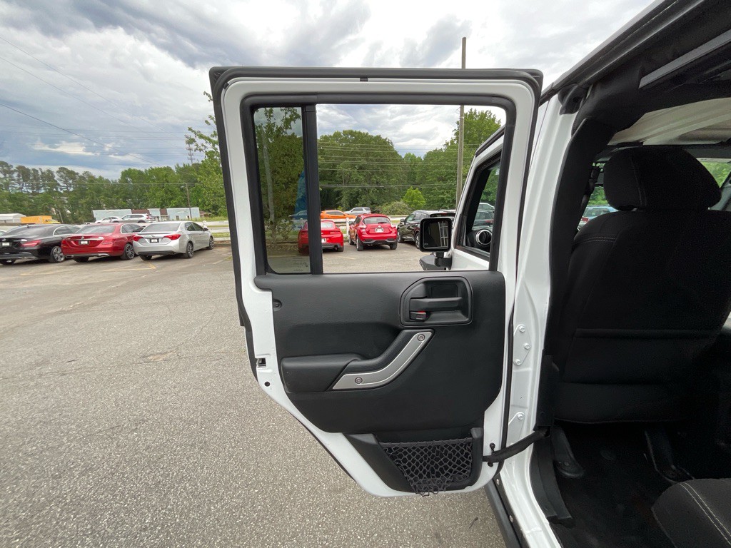2017 Jeep Wrangler Unlimited Image 37