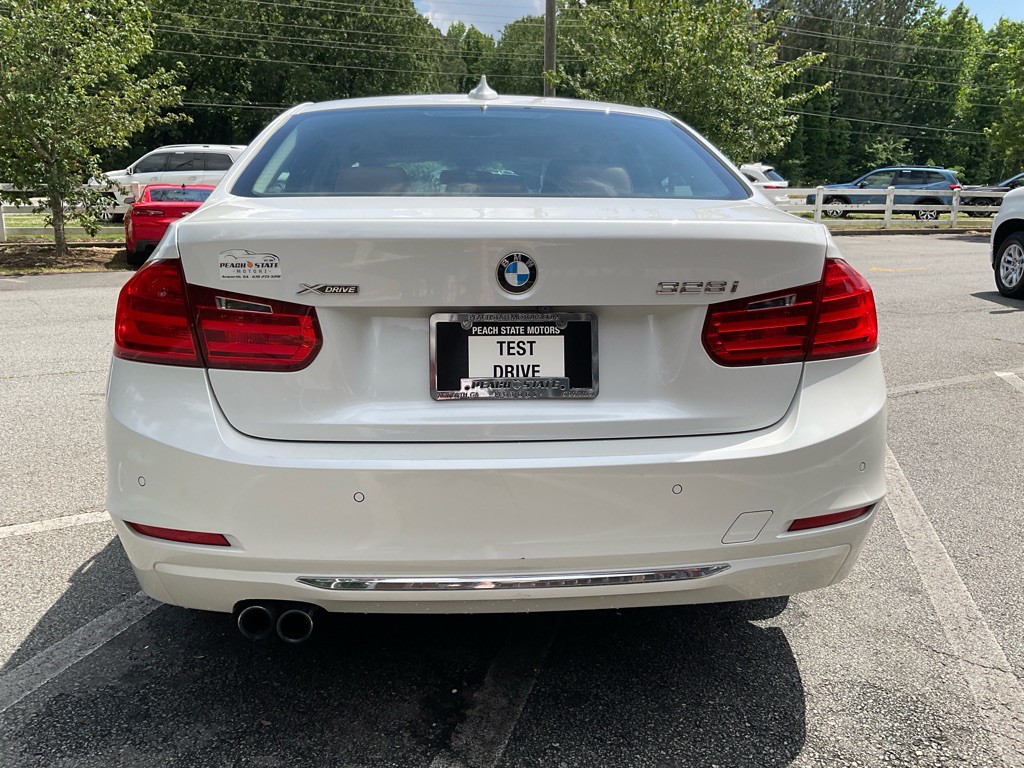 2014 BMW 3 Series Image 6