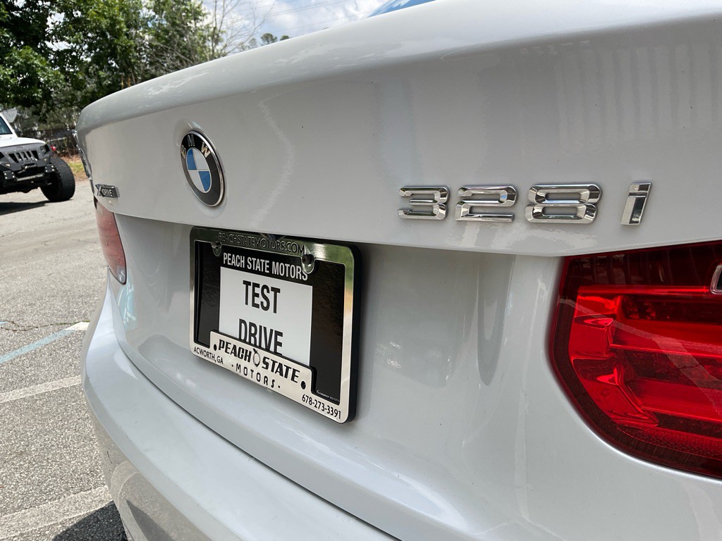 2014 BMW 3 Series Image 9