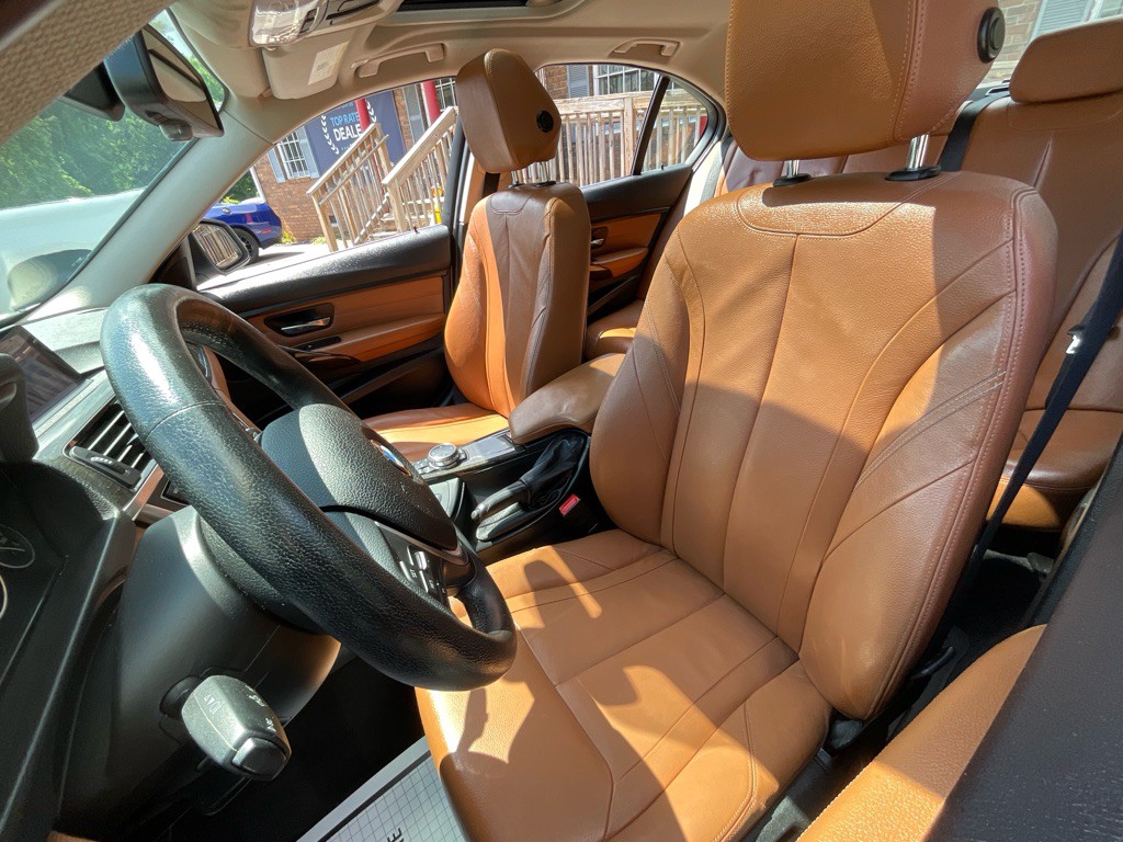 2014 BMW 3 Series Image 16