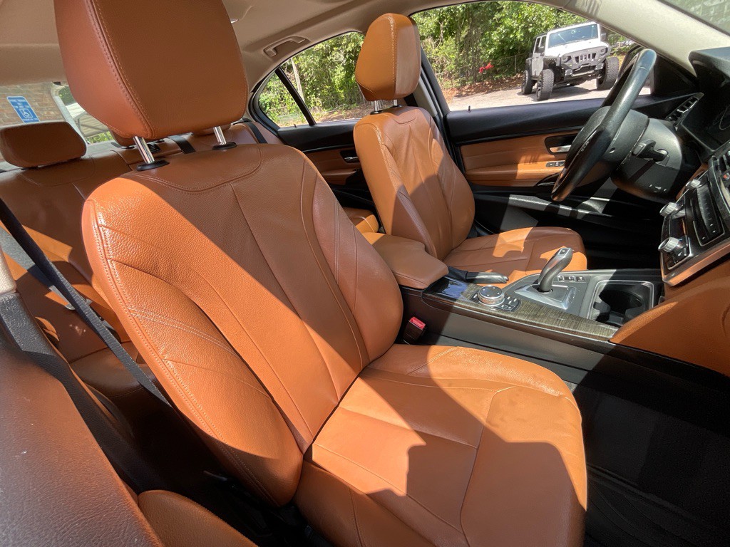 2014 BMW 3 Series Image 19