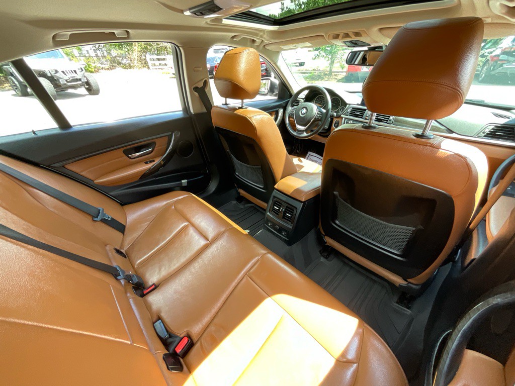 2014 BMW 3 Series Image 35