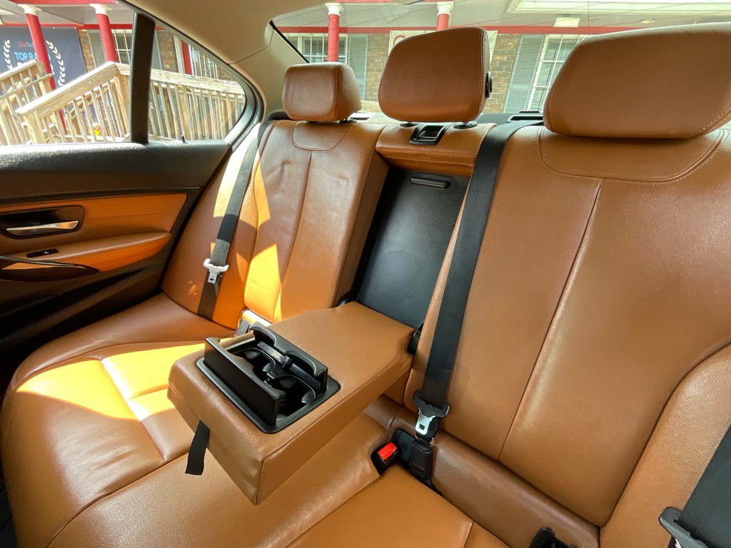 2014 BMW 3 Series Image 37