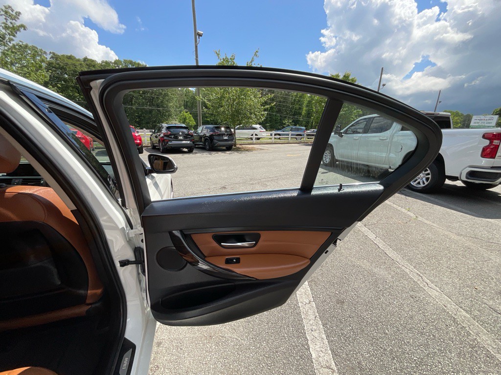 2014 BMW 3 Series Image 47