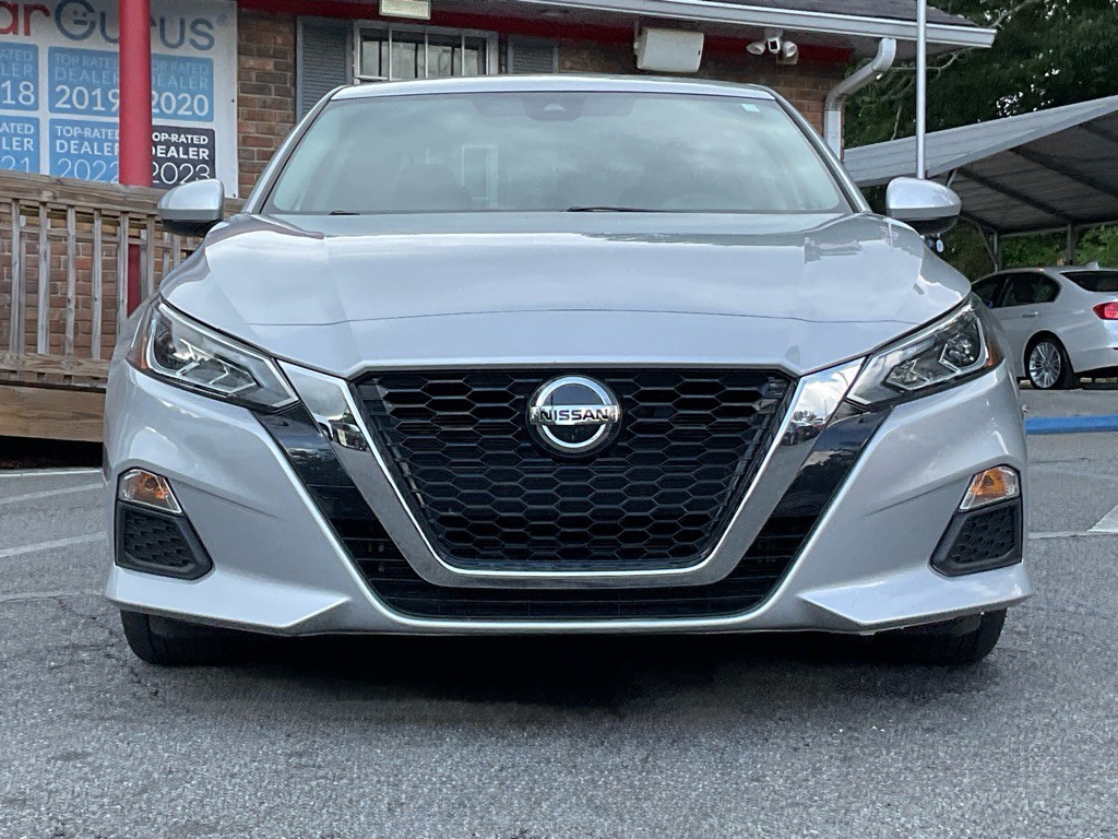 2022 Nissan Altima Image 2