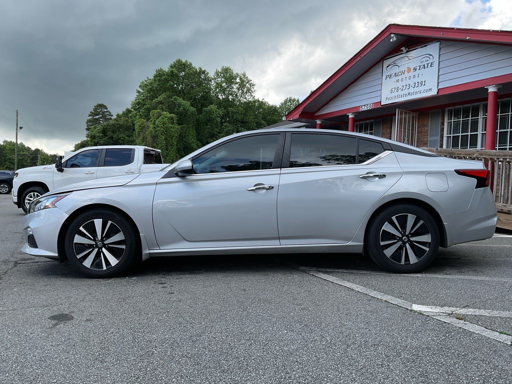 2022 Nissan Altima Image 8