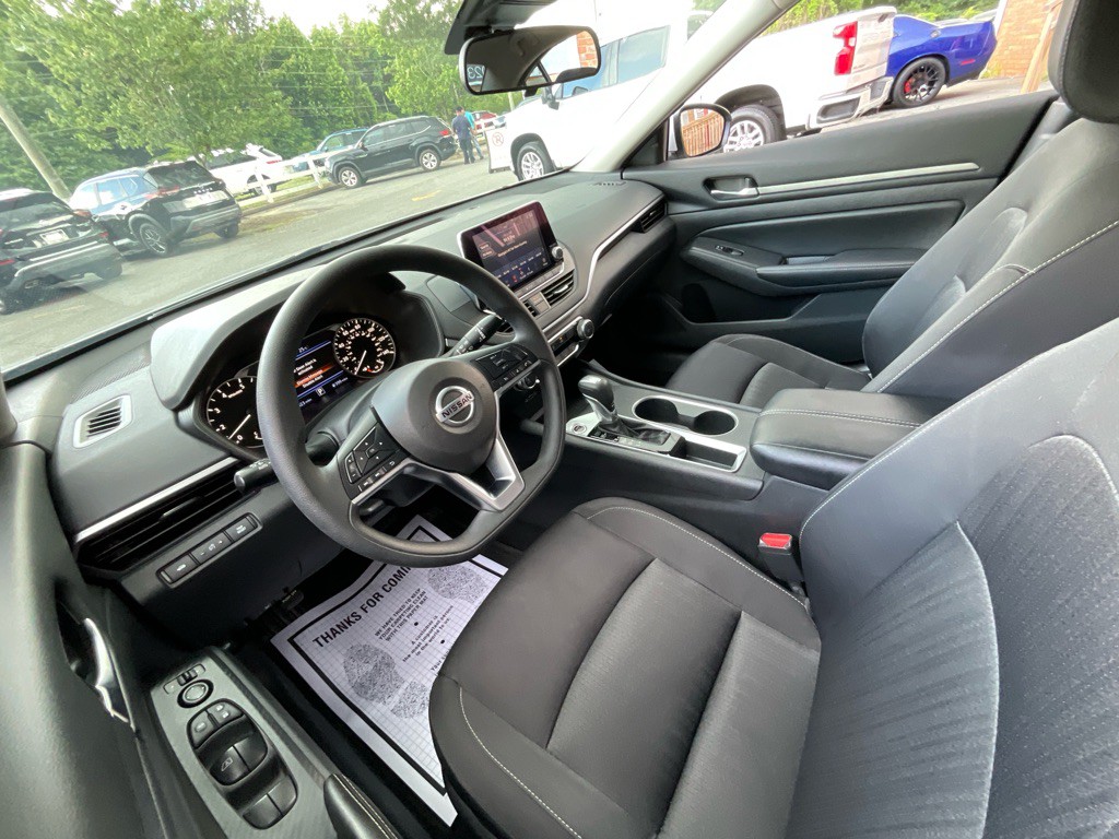 2022 Nissan Altima Image 15