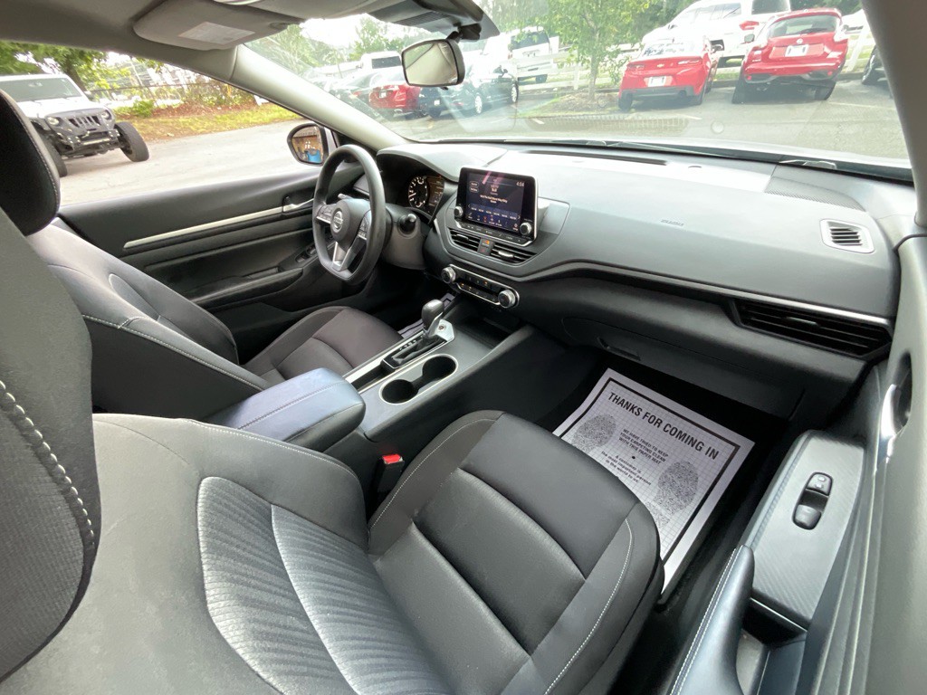 2022 Nissan Altima Image 18