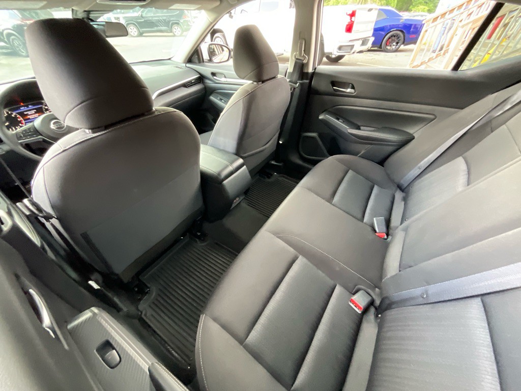 2022 Nissan Altima Image 28