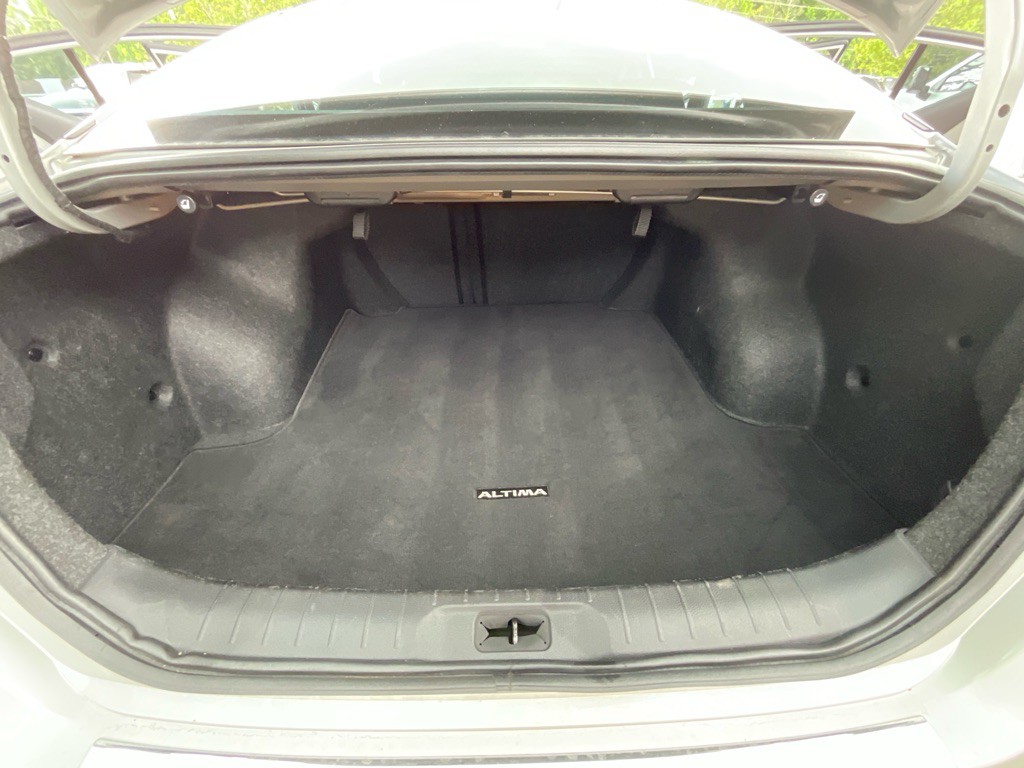 2022 Nissan Altima Image 36