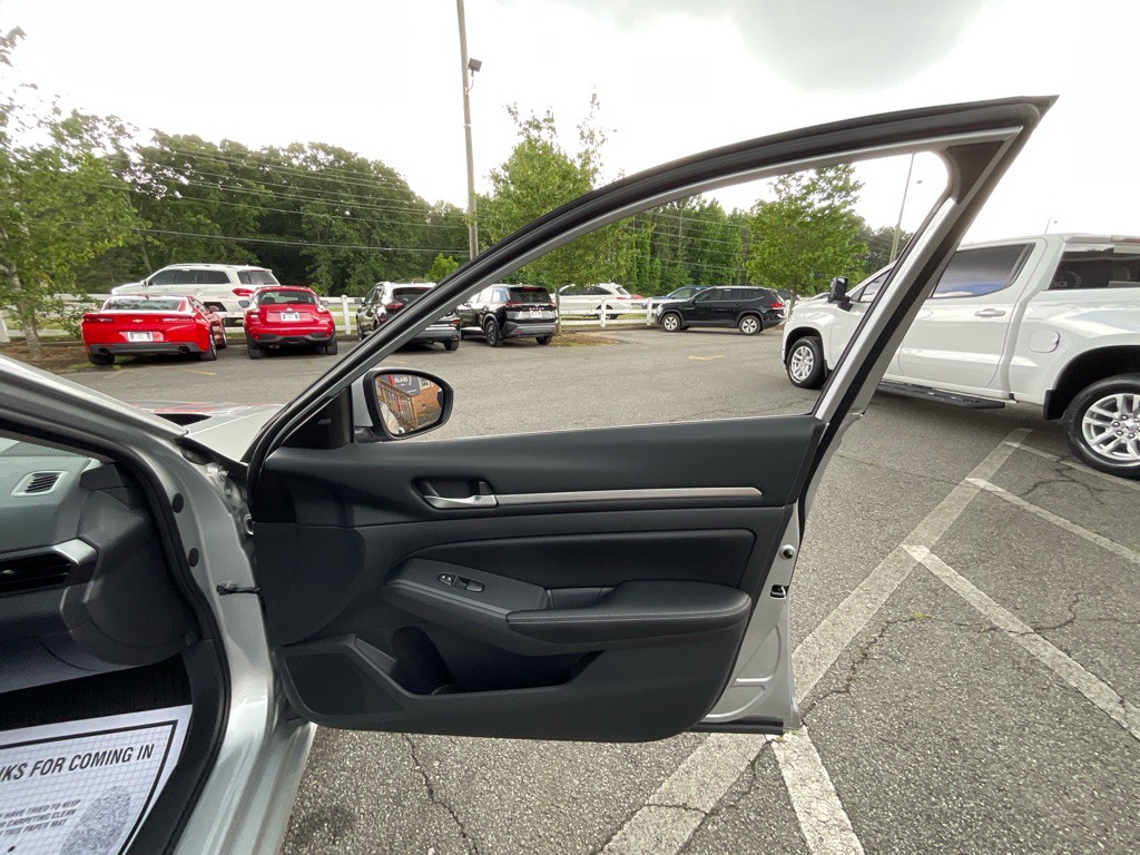 2022 Nissan Altima Image 41