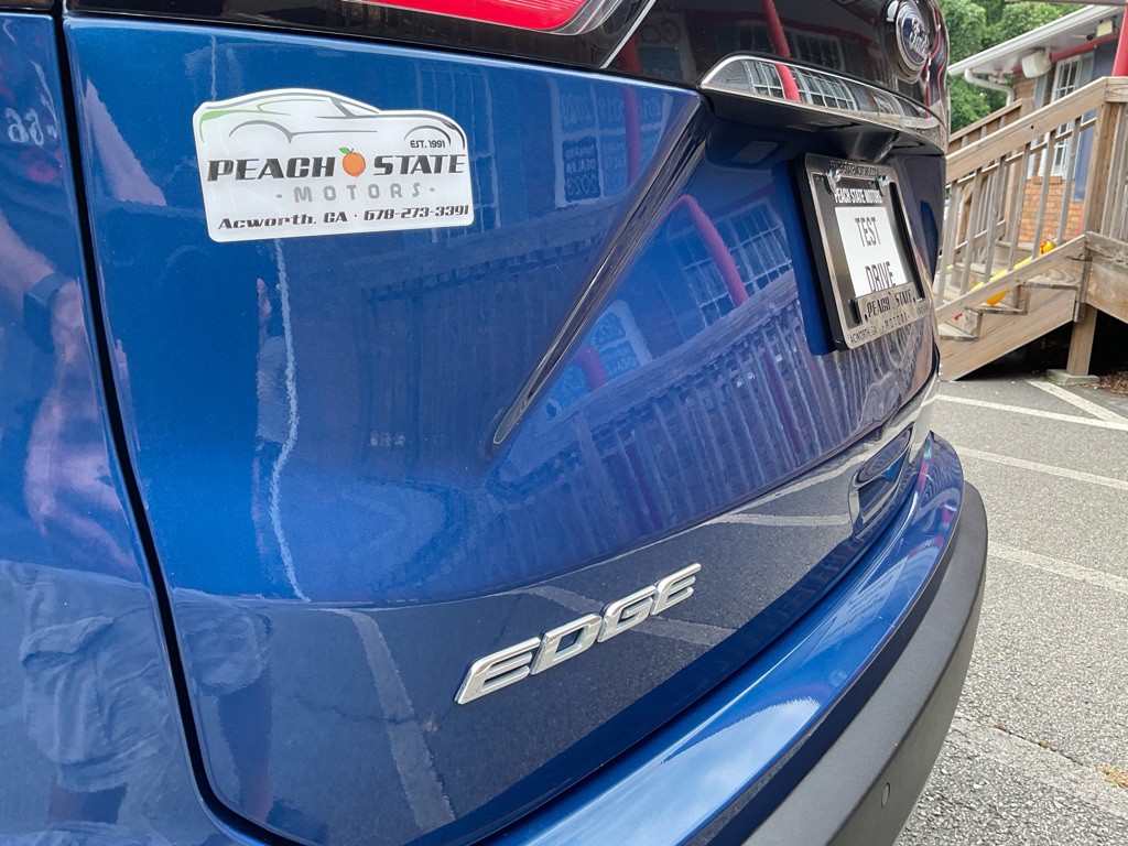 2020 Ford Edge Image 9