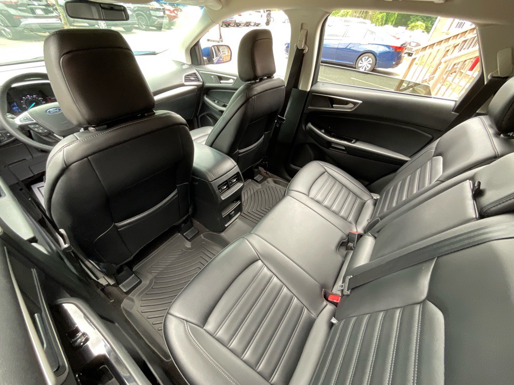 2020 Ford Edge Image 28