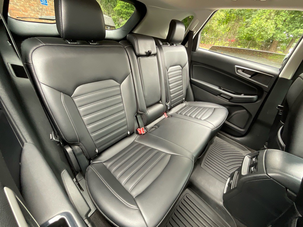 2020 Ford Edge Image 32