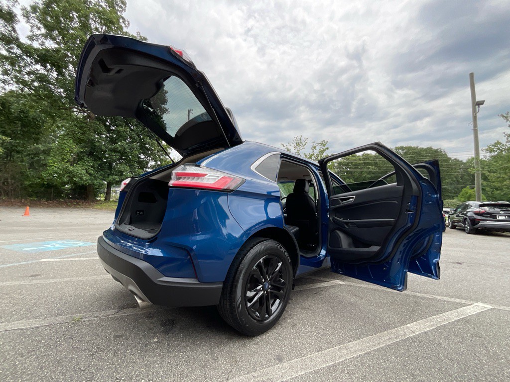2020 Ford Edge Image 35