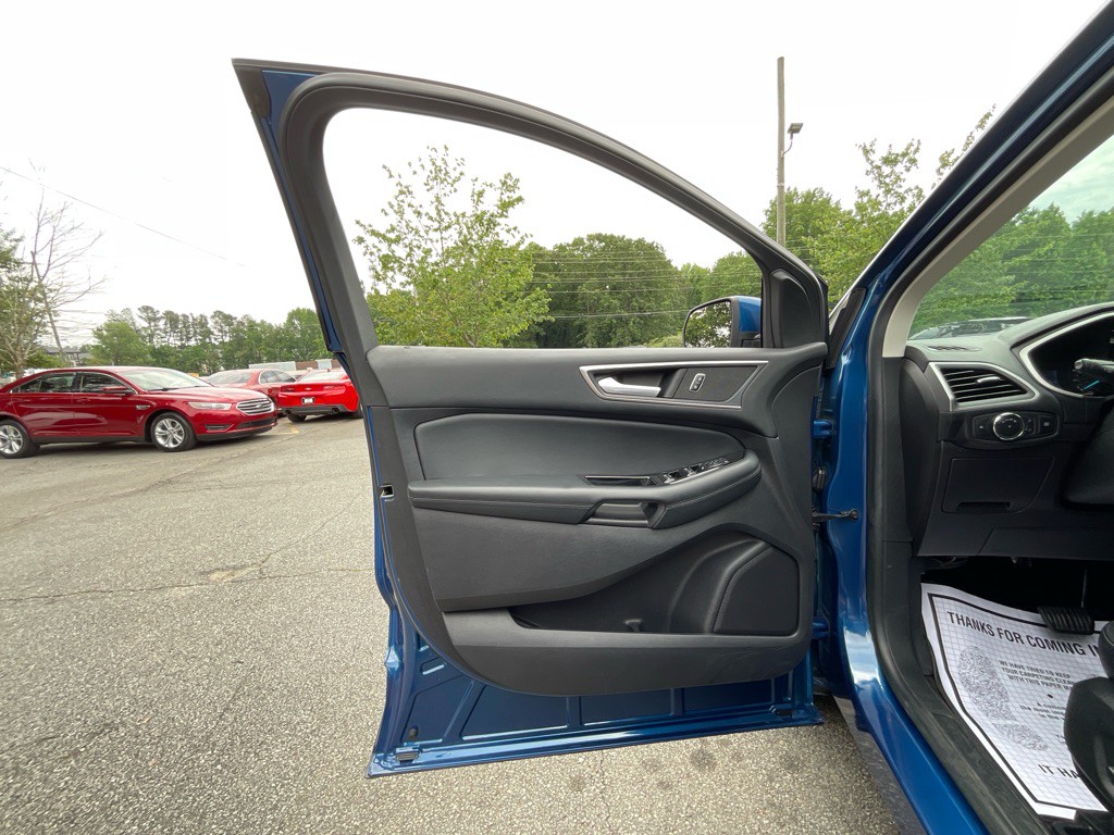 2020 Ford Edge Image 40