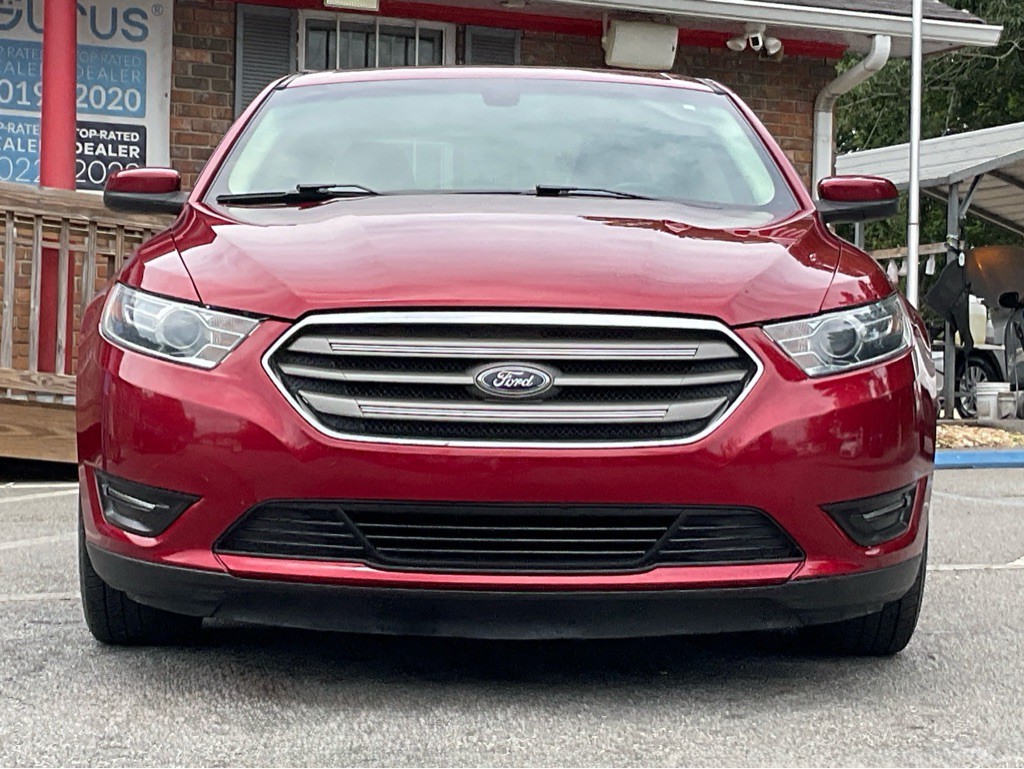 2019 Ford Taurus Image 2